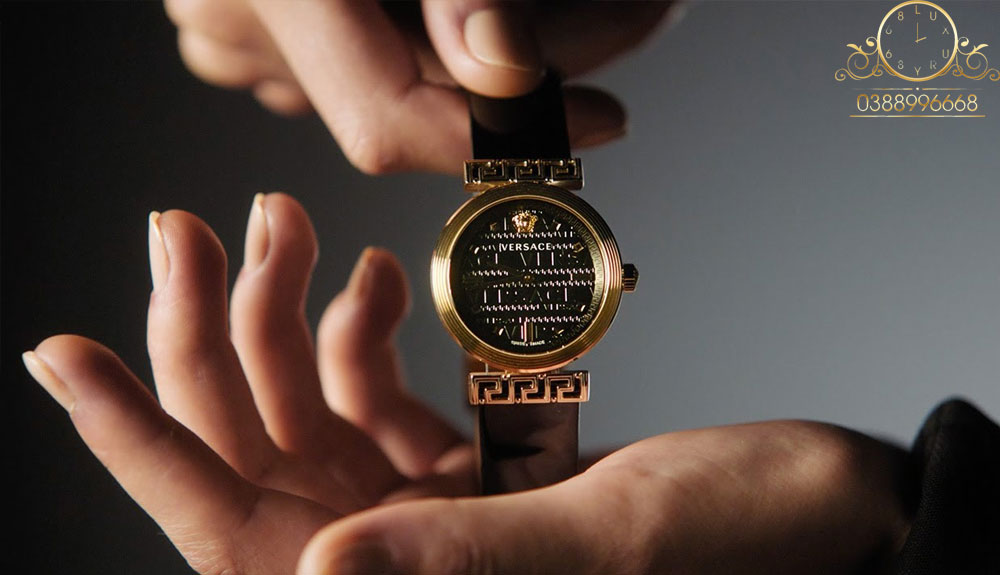 Thương hiệu đồng hồ Versace của nước nào ? Chất lượng có tốt không ?